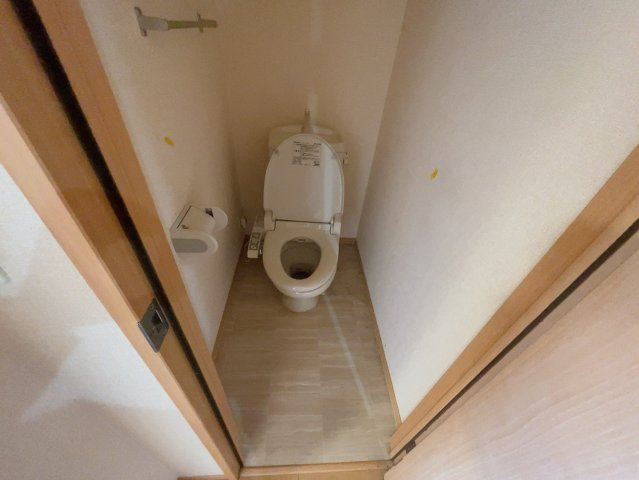 カンパーレ Aのトイレ|別部屋同一間取りのお写真となります。