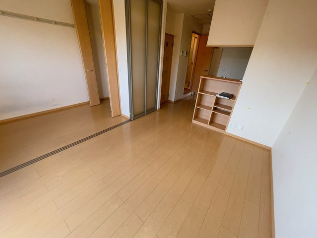 カンパーレ Aの居間・リビング|別部屋同一間取りのお写真となります。