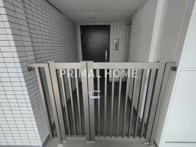 【玄関】 | クリオレジダンス横濱ベイサイド | ワンランク上の感覚、玄関ポーチ付きです。