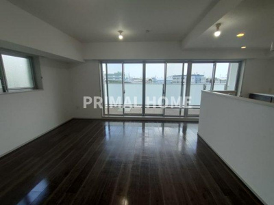 【居間・リビング】 | クリオレジダンス横濱ベイサイド | 開放感抜群のリビングです。