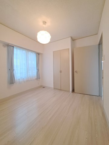 【洋室】 | ハイツエバグリーン津田沼2号棟 | 明るい洋室です