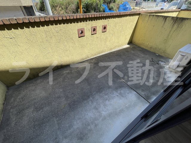 パルティーダのバルコニー|外からの目が気にならないバルコニーで洗濯物が干せます