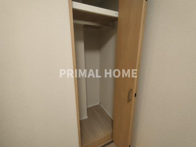 【収納】 | シティウインズ東神奈川 | 上部棚付きのクローゼットです。