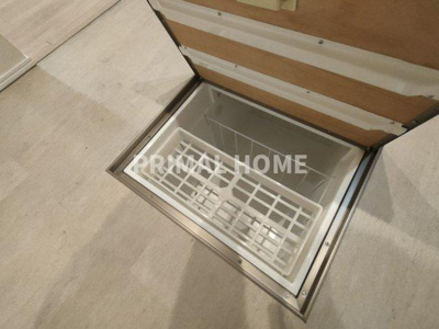 【キッチン】 | シティウインズ東神奈川 | 食材のストックに便利な床下収納です。