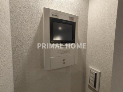 【セキュリティ】 | シティウインズ東神奈川 | 来訪者を確認できるモニター付きインターフォンです。