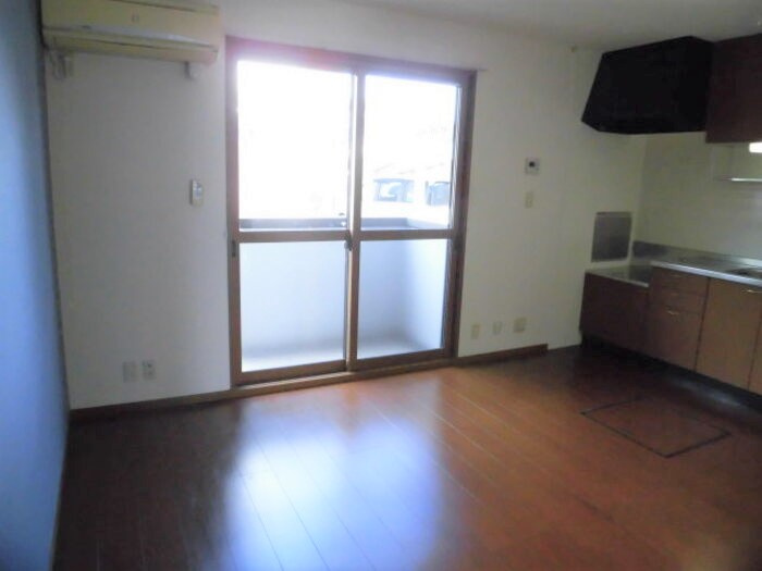 モナリエ池田新町の居間・リビング