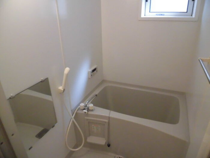 モナリエ池田新町の浴室