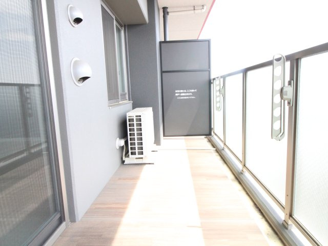 グランパシフィック花園Luxeのバルコニー|外からの目が気にならないバルコニーで洗濯物が干せます