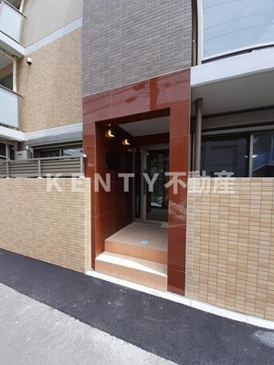 【エントランス】 | ビーチサイド　パーク | 清潔なエントランスです