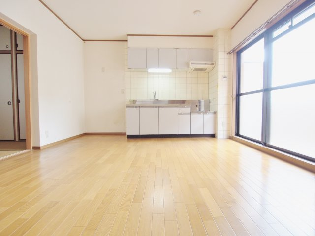 サイプレスビルの居間・リビング