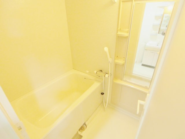 サイプレスビルの浴室