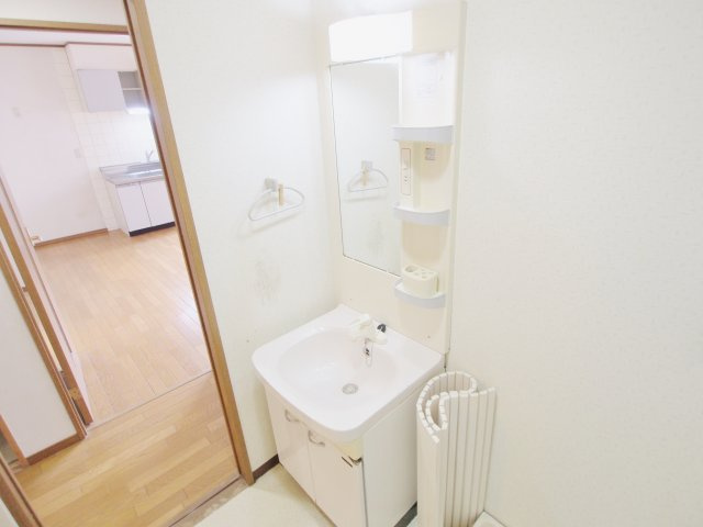 サイプレスビルの独立洗面台