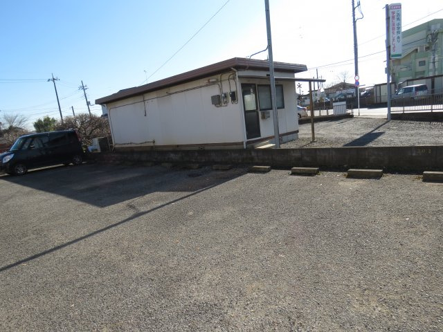 メゾン霞の駐車場