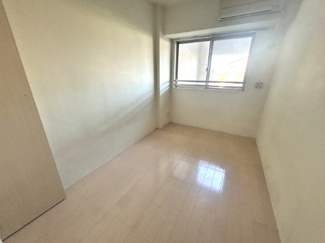 【洋室】 | グランシティ八千代緑が丘 | 家族一人ひとりの大切なプライベート空間！それぞれのお好みに合わせてインテリア出来るようなシンプルなデザイン！暮らし心地を大く左右する収納を、適材適所に配置し使い勝手を重視！明るく温もりがあります！！