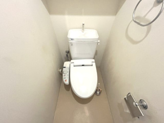 【トイレ】 | グランシティ八千代緑が丘 | 便利で快適なウォシュレット付き　GOOD！
便座を温める機能もついているので、居心地が良く、つい長居してしまいそう！！