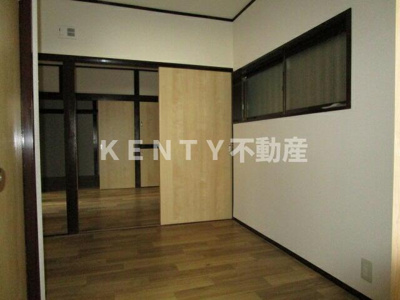 【居間・リビング】 | 内山荘 | こちらのリビングで趣味の時間をお楽しみください