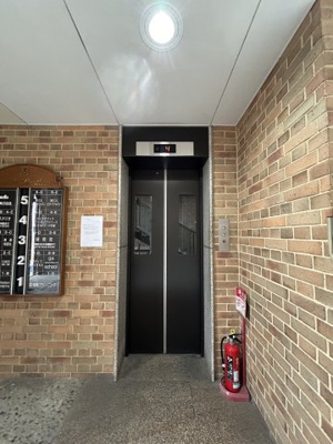 【エントランス】 | リトルブラザーズ六甲ビル