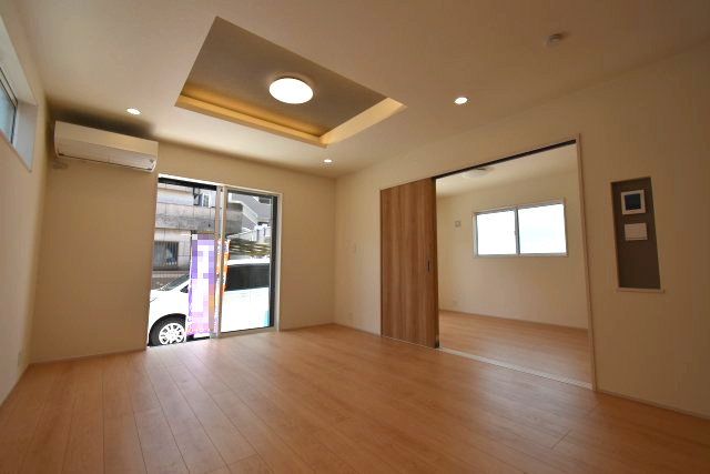 高松1丁目・新築戸建の居間・リビング