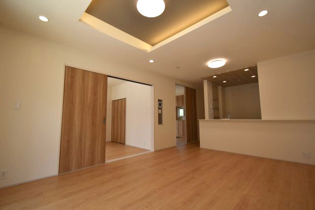 高松1丁目・新築戸建の居間・リビング