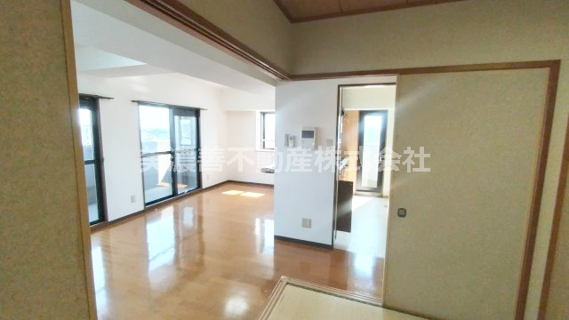 ６５７３７　ﾀﾞｲｱﾊﾟﾚｽ･ｽﾃｰｼｮﾝﾌﾟﾗｻﾞ新岐阜の居間・リビング