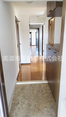 ６５７３７　ﾀﾞｲｱﾊﾟﾚｽ･ｽﾃｰｼｮﾝﾌﾟﾗｻﾞ新岐阜の玄関