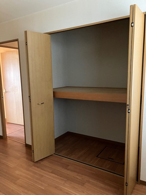 【洋室】 | フォレストヒルズⅢ | 使い勝手のいい洋室です