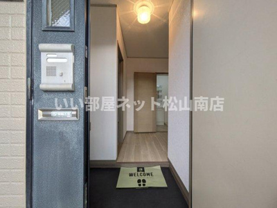 【玄関】 | メルヴェーユ・シェソワB棟