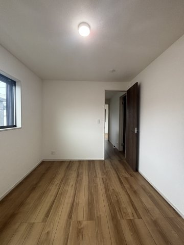 【洋室】 | どのお部屋も窓があるので通風良好！