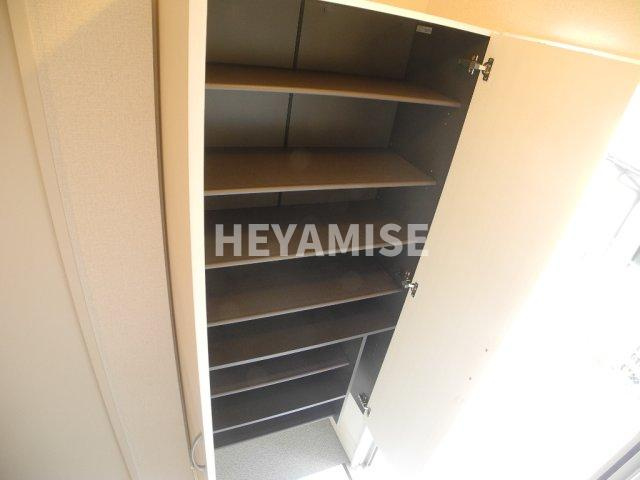 カーサデラルス　A棟の玄関