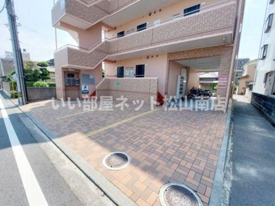 【エントランス】 | ブラウンハイム朝生田