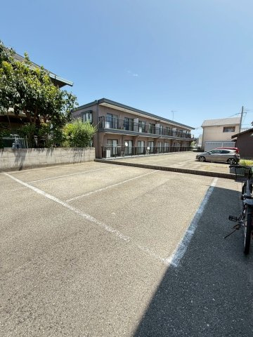 アーバンハイツの駐車場