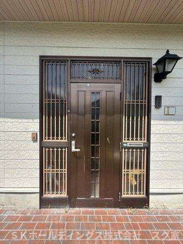 朝来市和田山町高生田戸建ての玄関