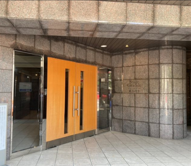 ステージグランデ新高円寺のエントランス