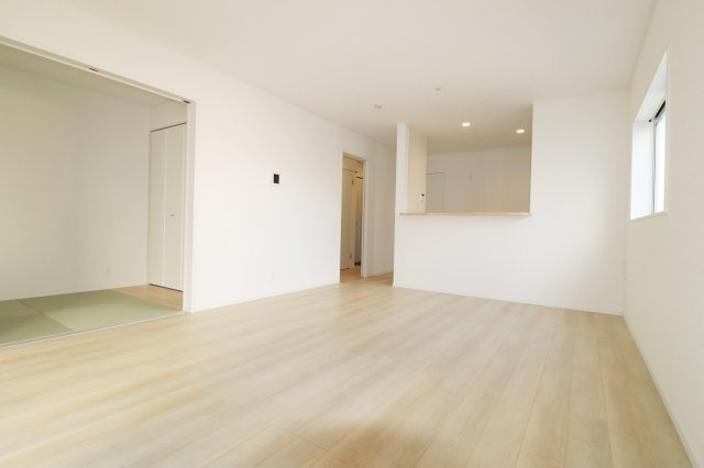 郡山市富久山町福原第21　　　1号棟　　　行健小学校、明健中学区の居間・リビング