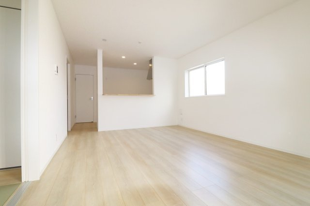 郡山市富久山町福原第21　　　1号棟　　　行健小学校、明健中学区の居間・リビング