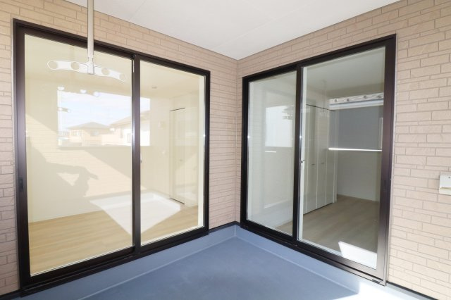 郡山市富久山町福原第21　　　1号棟　　　行健小学校、明健中学区のバルコニー