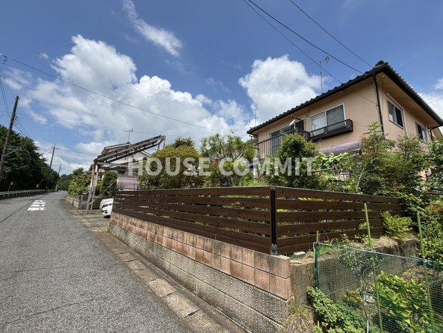 八街は　中古戸建の前面道路含む現地写真