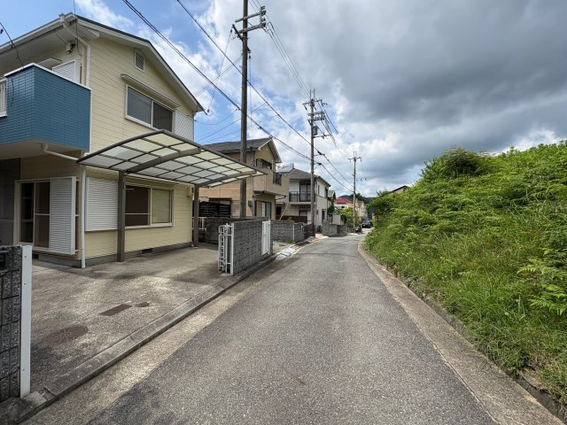 神戸市北区有野町唐櫃戸建の前面道路含む現地写真