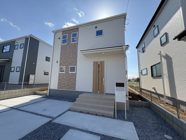 【LiveleGarden】下野市大光寺 第1 全4邸の前面道路含む現地写真|〇分譲地〇
JR宇都宮線「石橋」駅約2.3ｋｍ、石橋小学校徒歩10分♪スーパーかましん徒歩13分♪周辺環境充実の便利な立地に佇む全4邸。今からチェックがおススメです。
※2025年8月撮影