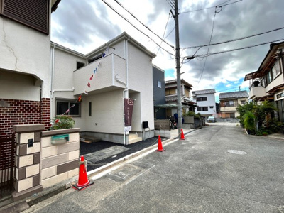 【前面道路含む現地写真】 | ■茨木市西太田町■完成済新築戸建 | ■新築戸建（２０２５年１０月中旬完成）内覧可能
■JR東海道本線「茨木」駅バス約16分「五日市」停徒歩約7分　■JR東海道本線「総持寺」駅徒歩約22分