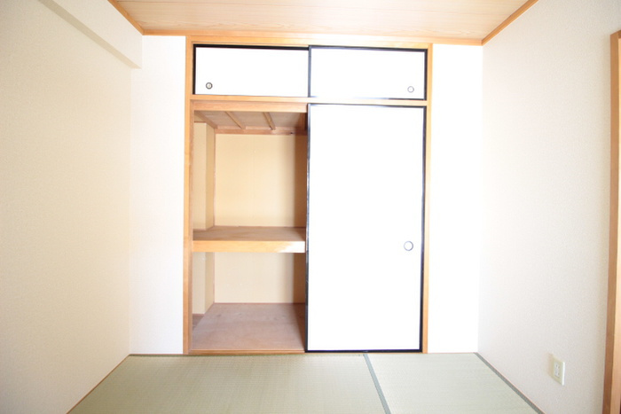 横吹小菅ビルの和室