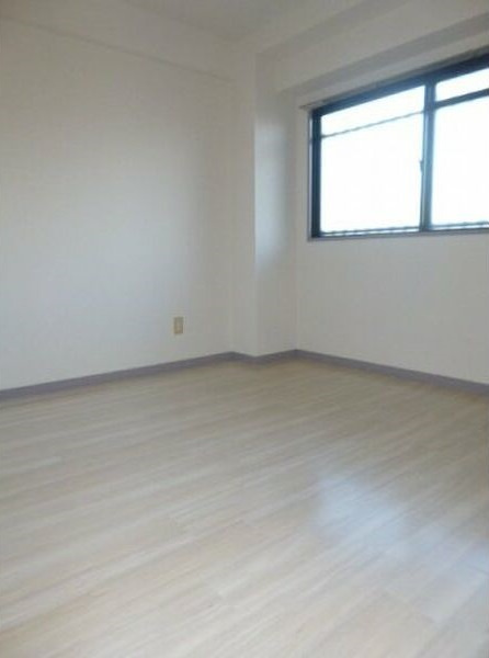 横吹小菅ビルの寝室