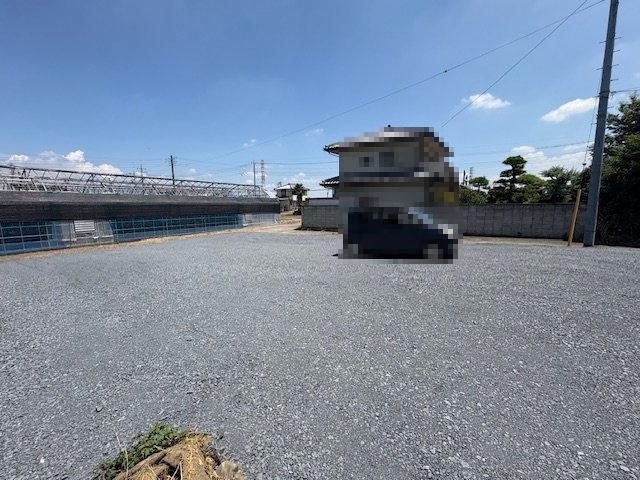 藤岡市下戸塚　中古1690の駐車場