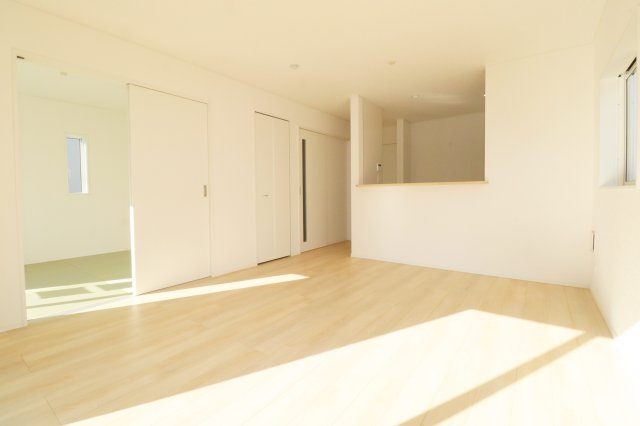 郡山市富久山町福原第21　　　3号棟　　　行健小学校、明健中学区の居間・リビング