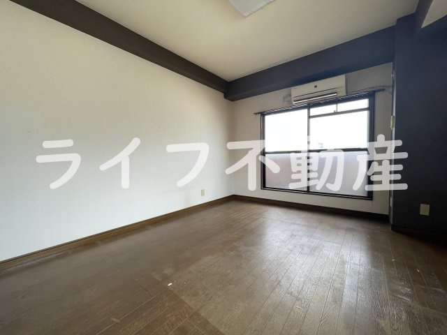 H2O高井田ビルの居間・リビング|こちらの居間で趣味の時間をお楽しみください