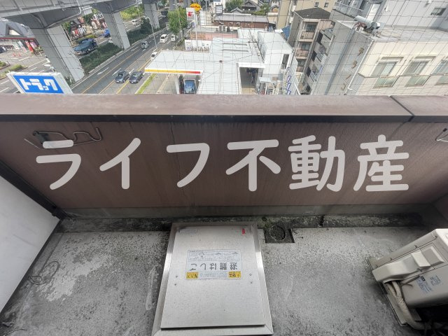 H2O高井田ビルのバルコニー|開放的で明るい空間を演出してくれるバルコニーです
