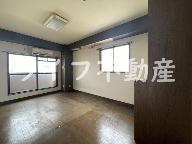 H2O高井田ビルの内装|明るい室内です