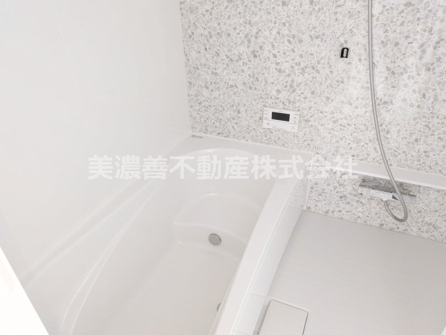 ６５４４８　瑞穂市古橋新築戸建て（未使用）の浴室