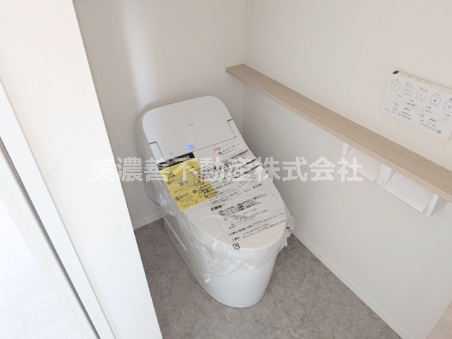 ６５４４８　瑞穂市古橋新築戸建て（未使用）のトイレ