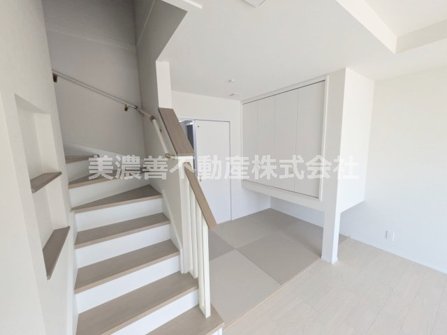 ６５４４８　瑞穂市古橋新築戸建て（未使用）の居間・リビング